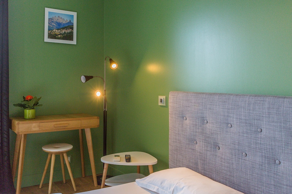 Rossi Hotel 20/32