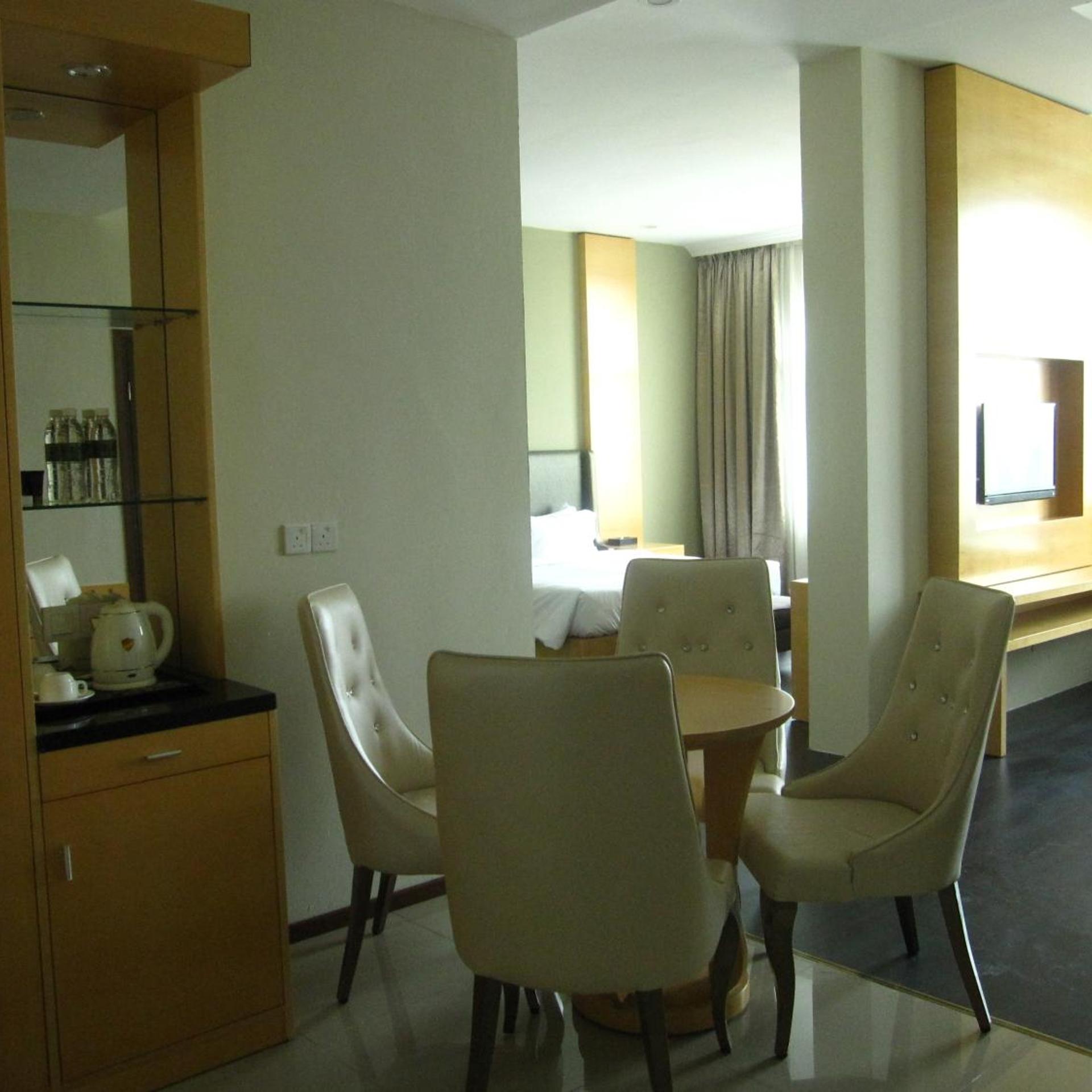 Seri Simanggang Hotel 30/40