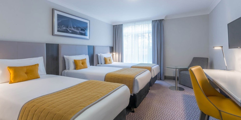 ROOM, TRIPLE