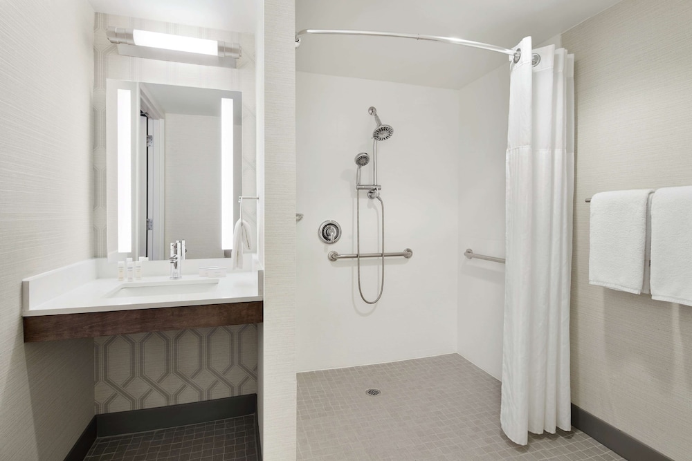 Hilton Garden Inn Cincinnati Northeast 17/44