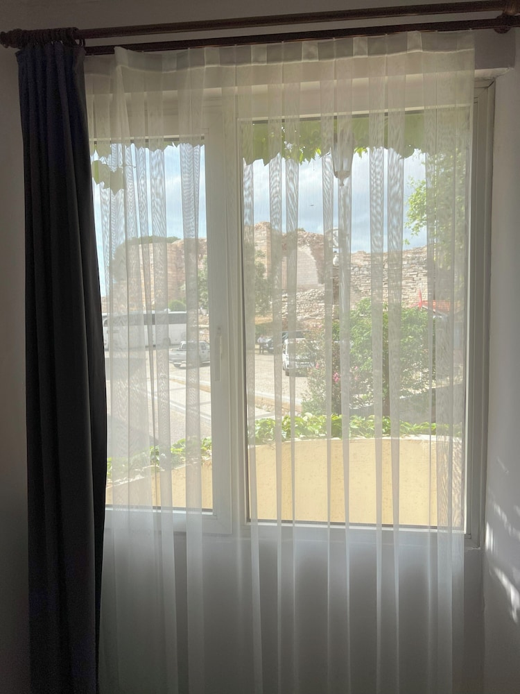 Bella Hotel 28/50