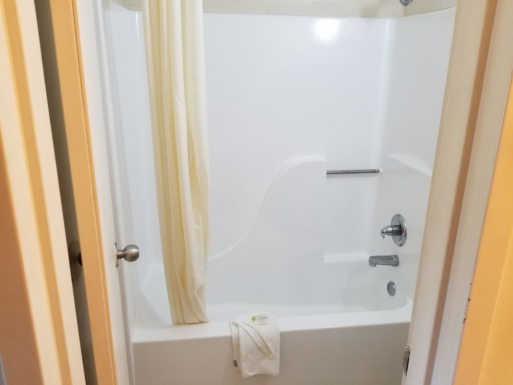 Americas Best Value Inn 40/40