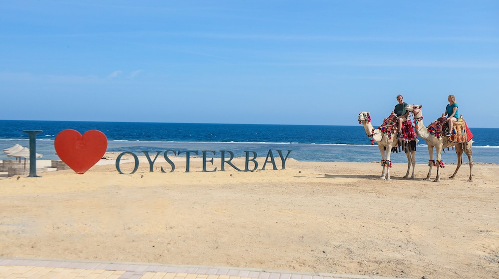 Oyster Bay Beach Suites 54/60