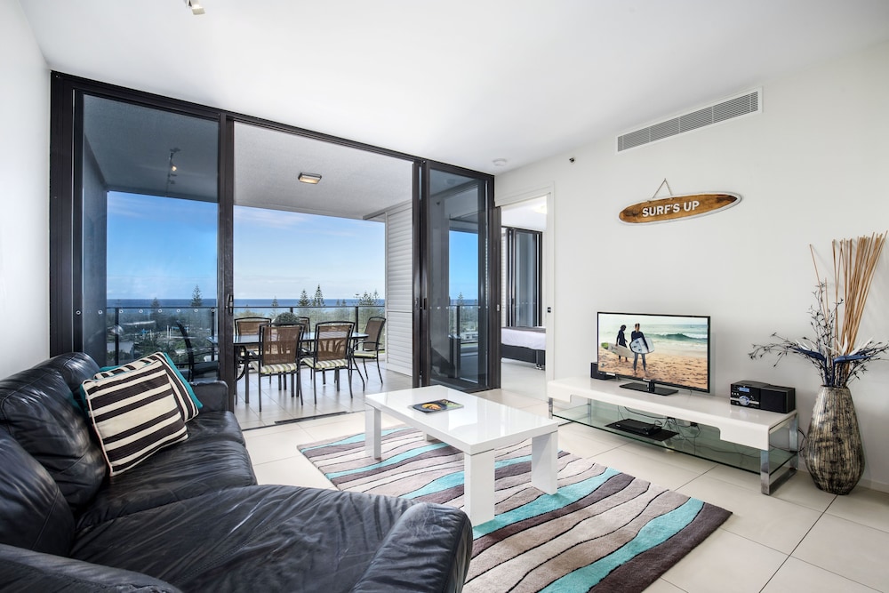 Ultra Broadbeach 45/72