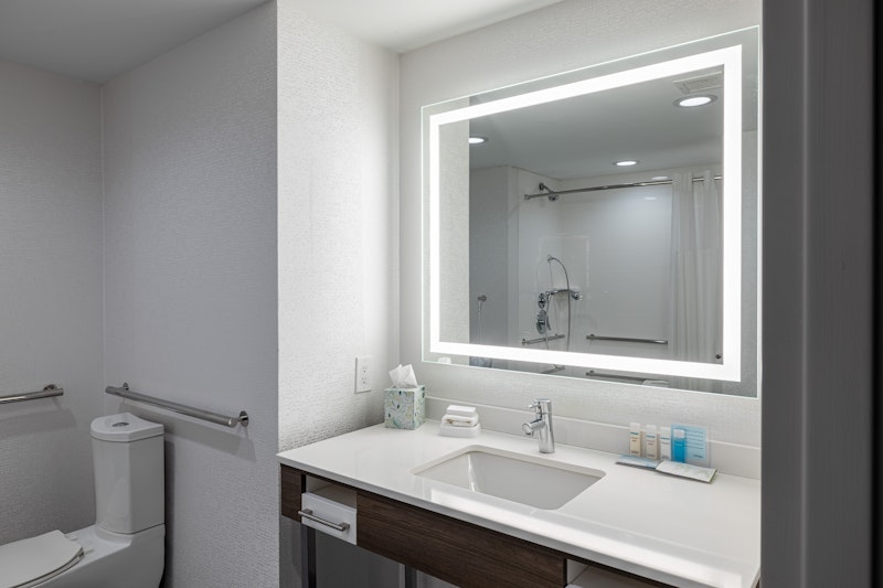 Hampton Inn Knoxville West At Cedar Bluff 50/50