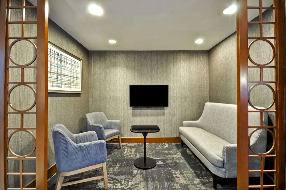 Hyatt Place Tampa Airport/Westshore 62/78