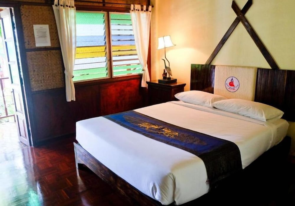 Golden Triangle Palace 35/60