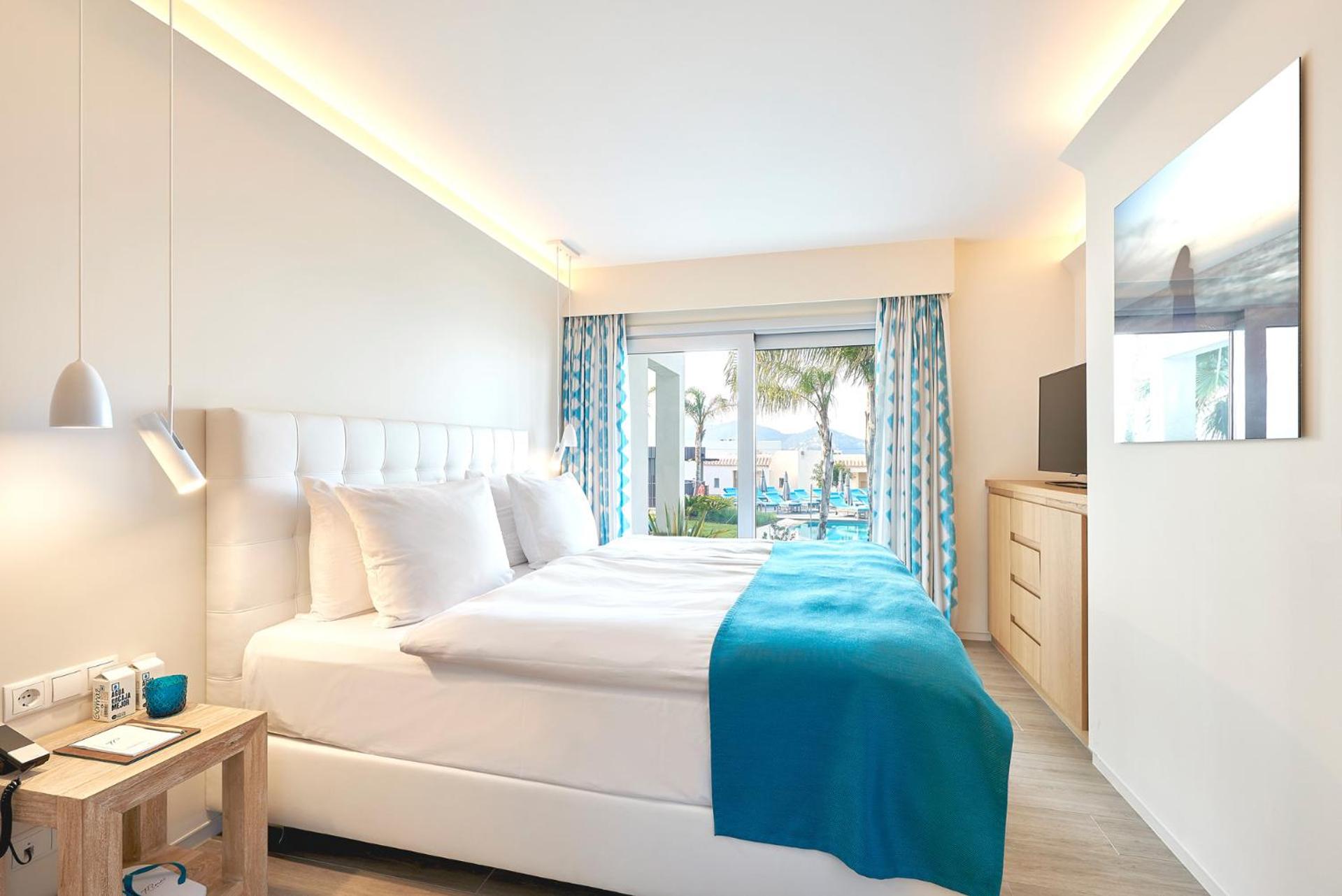 Lagoon, Suite, King Bed