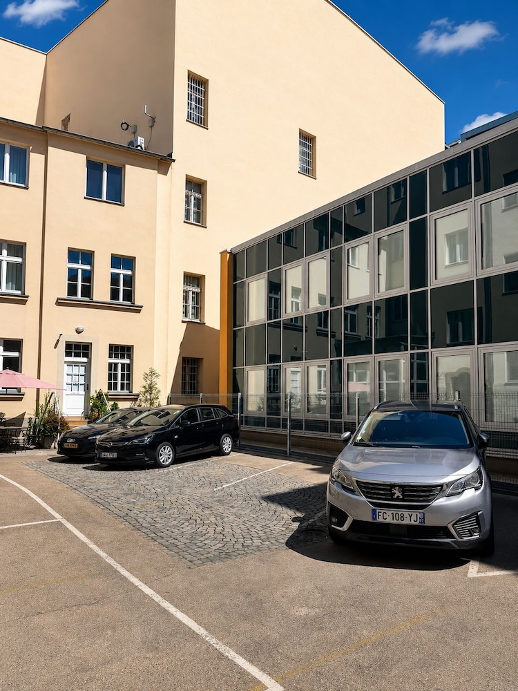 Hotel Cloister Inn 45/46