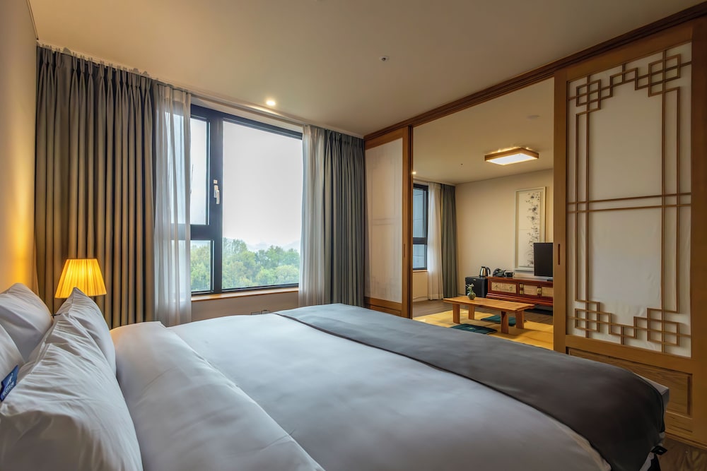 Jk Blossom Hotel 34/72