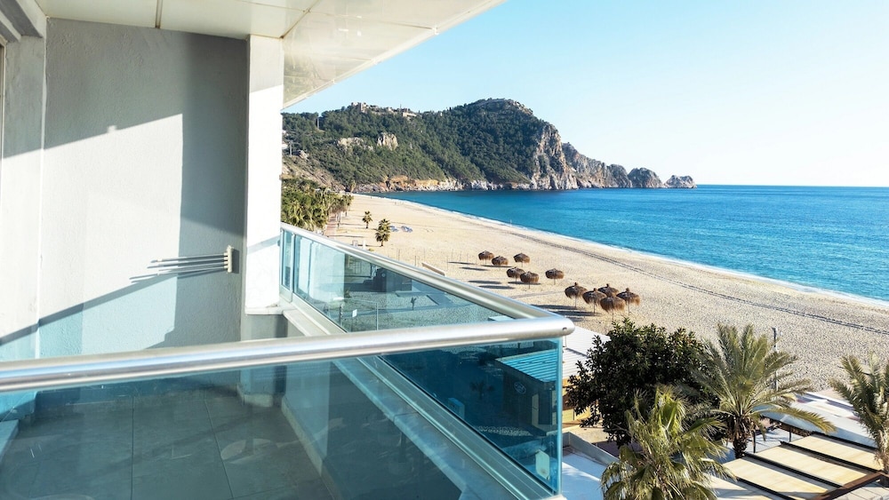 Azak Beach Hotel 46/50