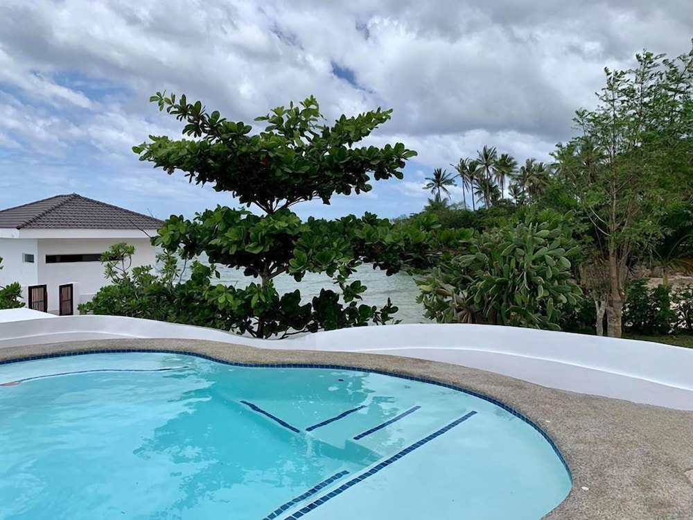 Cebu R Resort Tabuelan 22/50