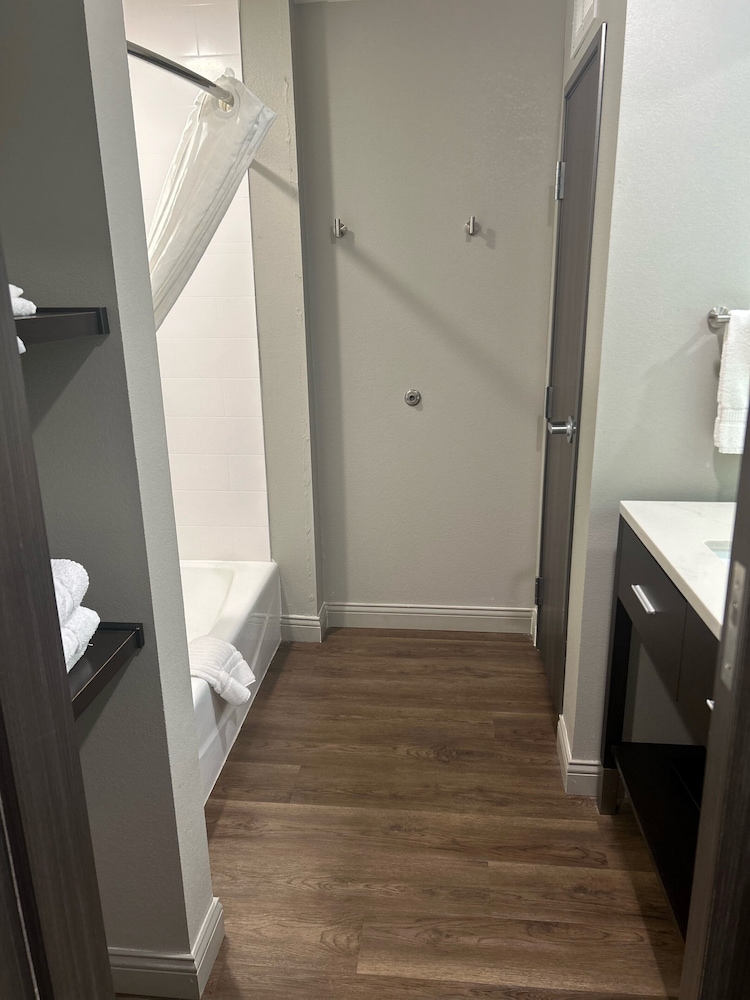 Comfort Inn & Suites Clarksville - Louisville North 34/69