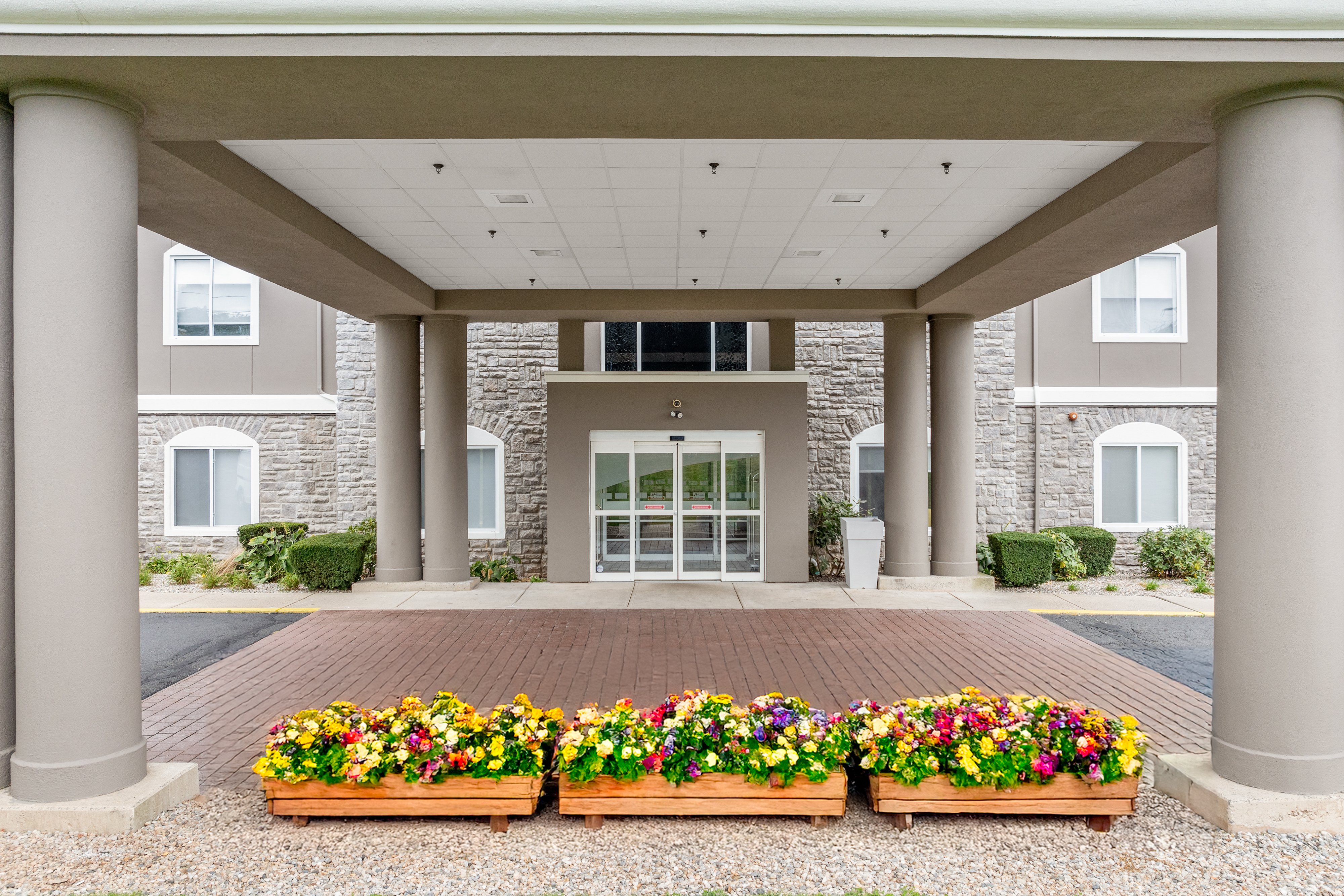 Holiday Inn Express Newington 3/50