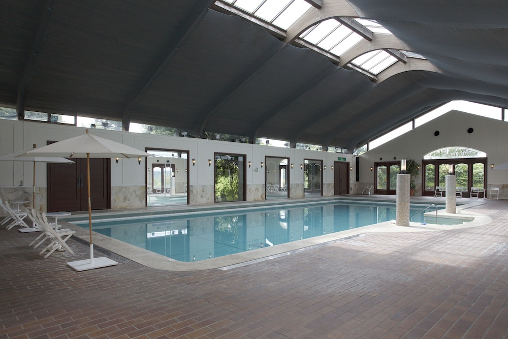 SOUTHERN CROSS RESORT 1/68