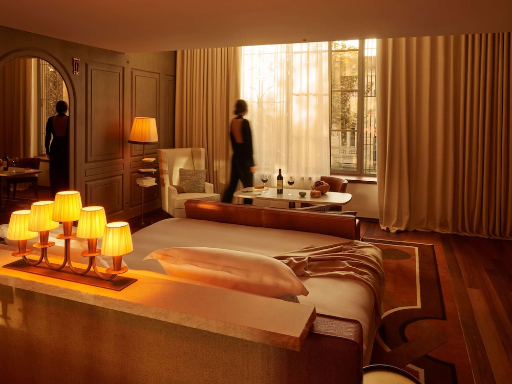 Mondrian Bordeaux Hotel des Carmes 29/56