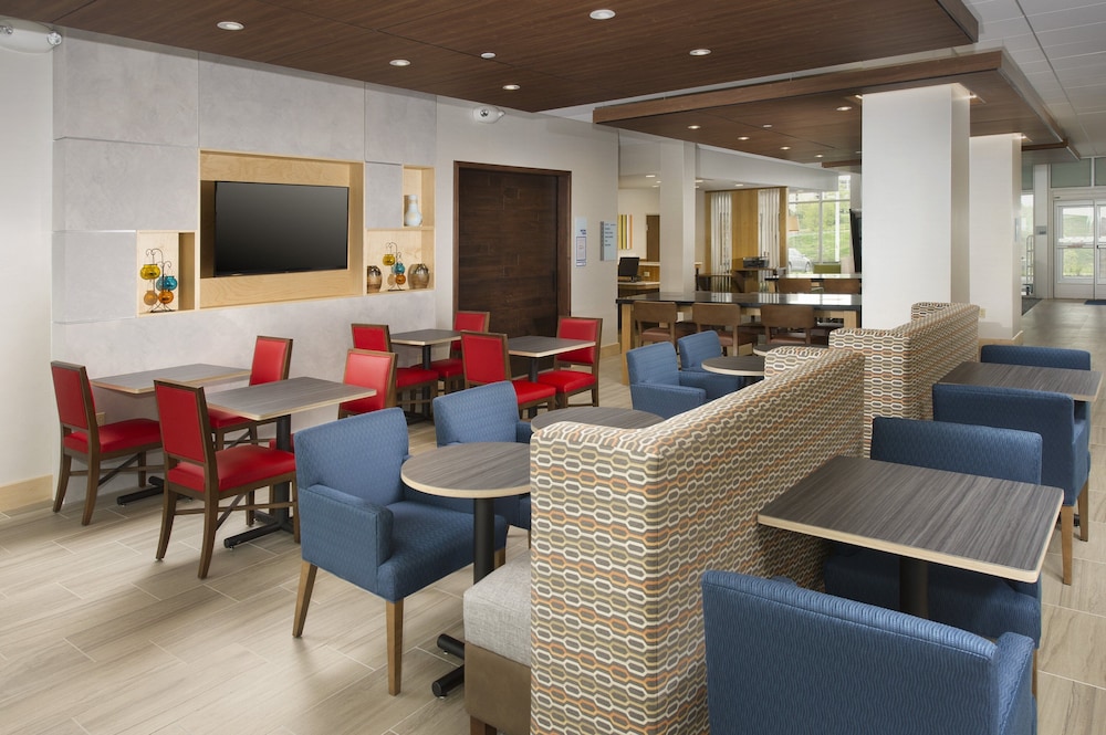 Holiday Inn Express And Suites Altoona I 99 42/62