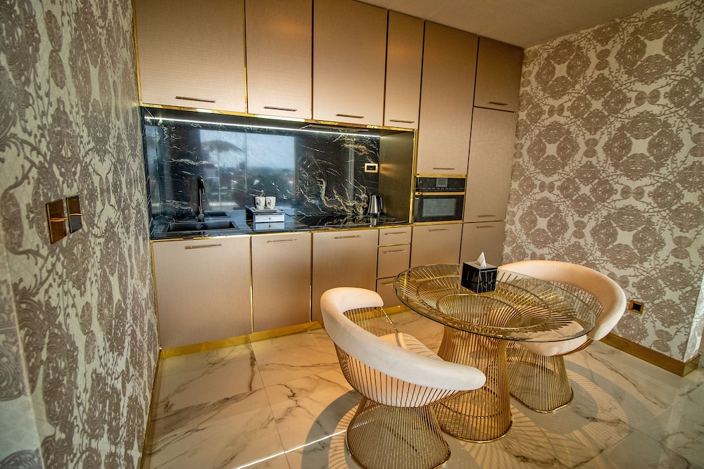 Number One Oxford Street Hotel & Suites 25/51