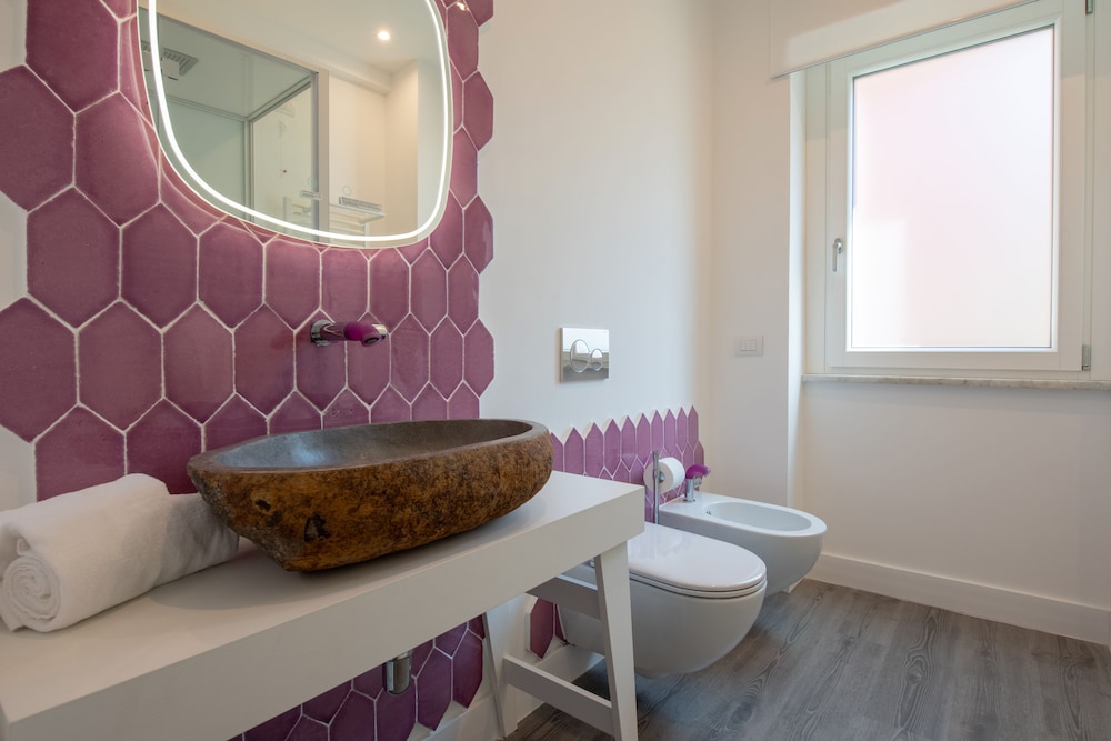 Diamond Suite 61/63