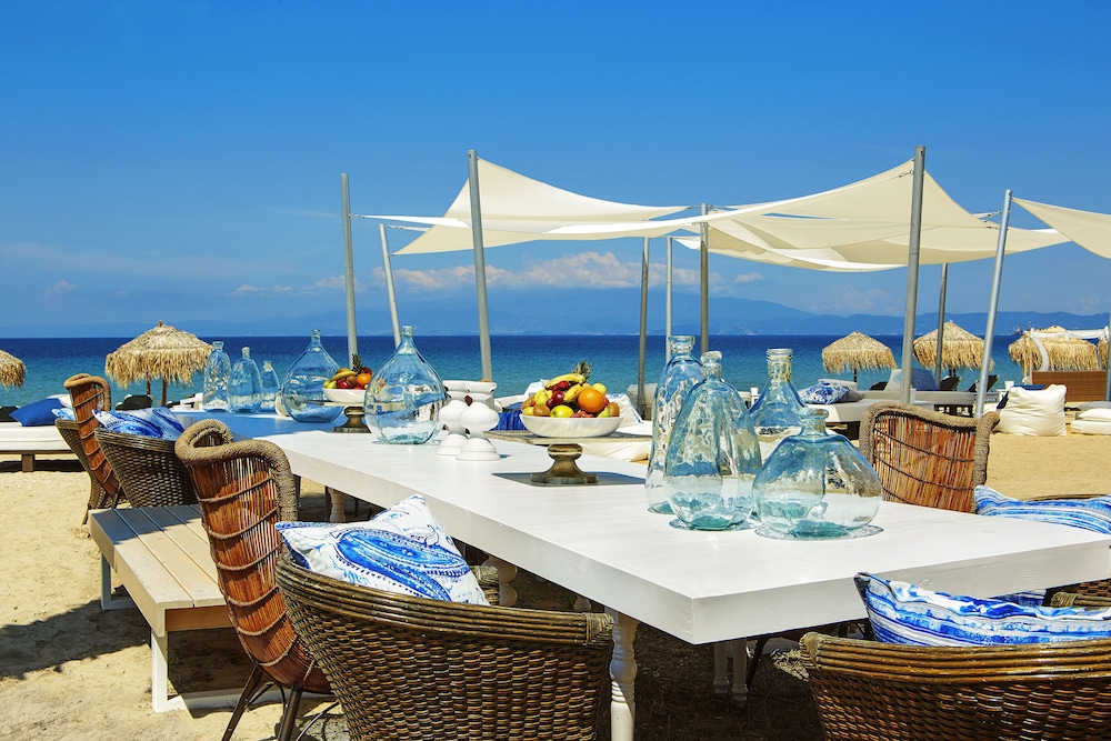 Ilio Mare Beach Hotel by GHH 53/75