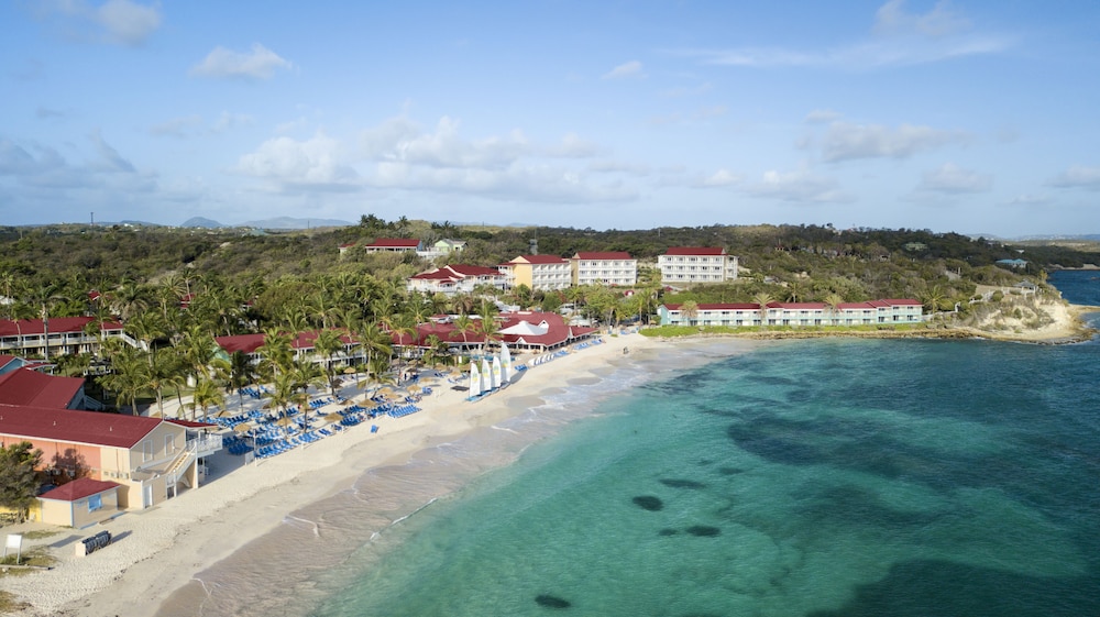 Pineapple Beach Club - Adults Only 9/40