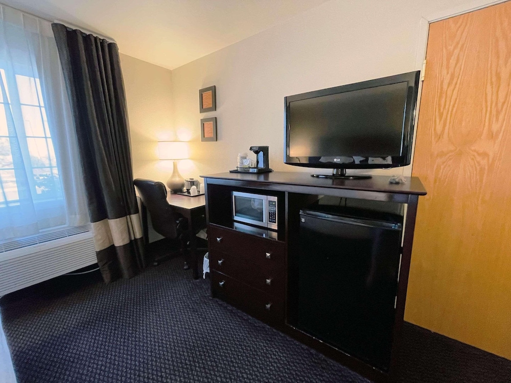 Country Inn & Suites by Radisson, Bend near Pilot Butte 38/50