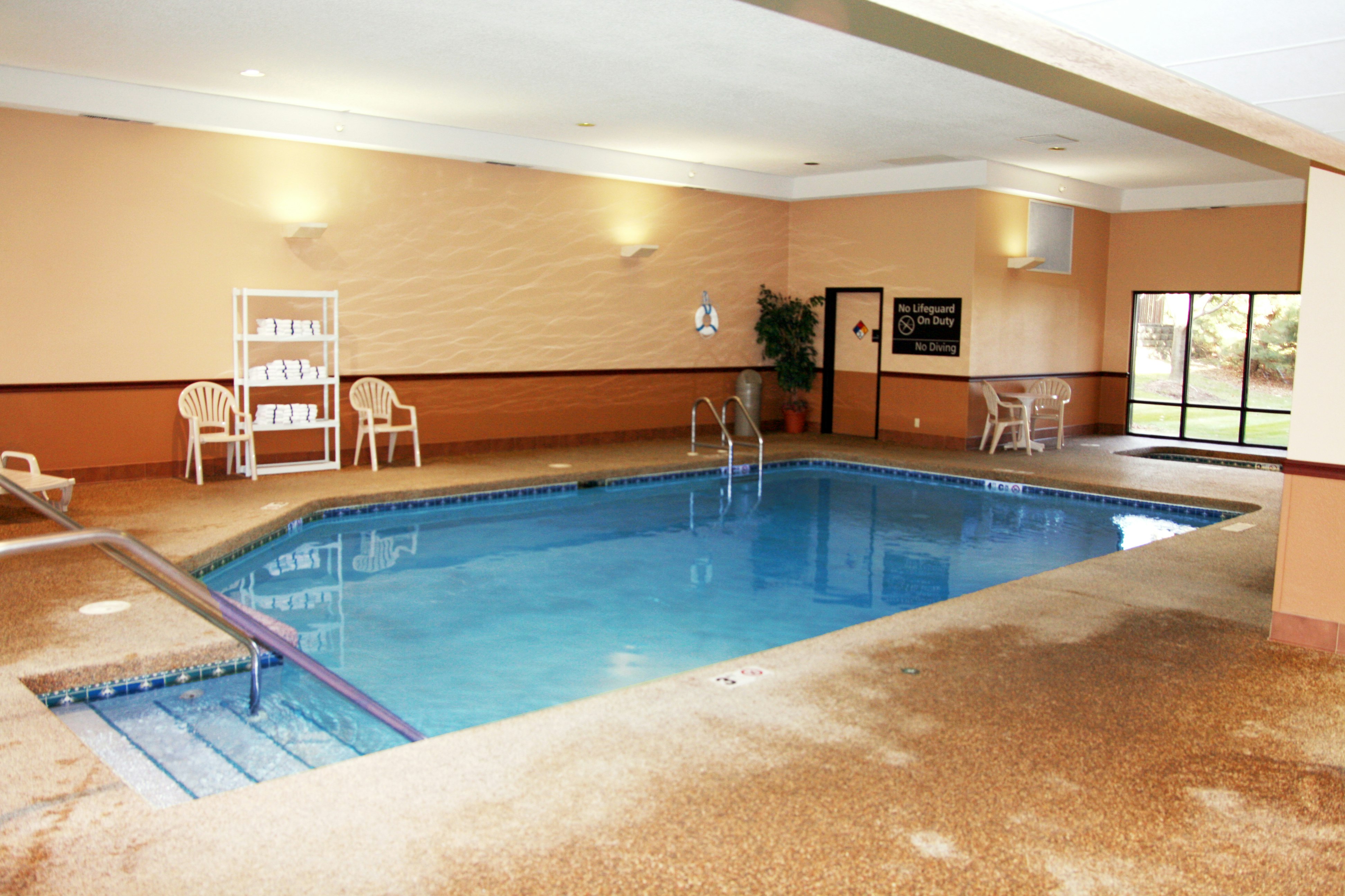 Hampton Inn Cedar Rapids 22/33