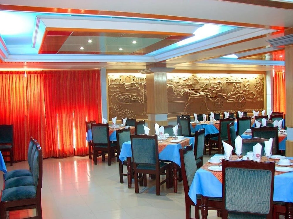 Grand Prince Hotel 34/49