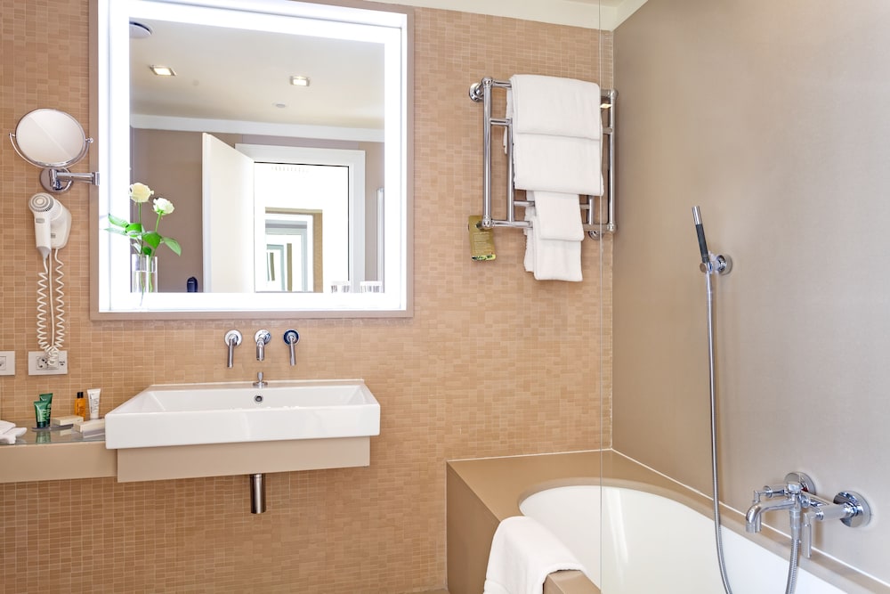 HILTON GARDEN INN FLORENCE NOVOLI 16/65