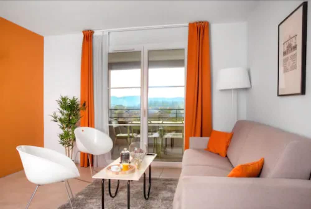 Adonis Mougins 33/54