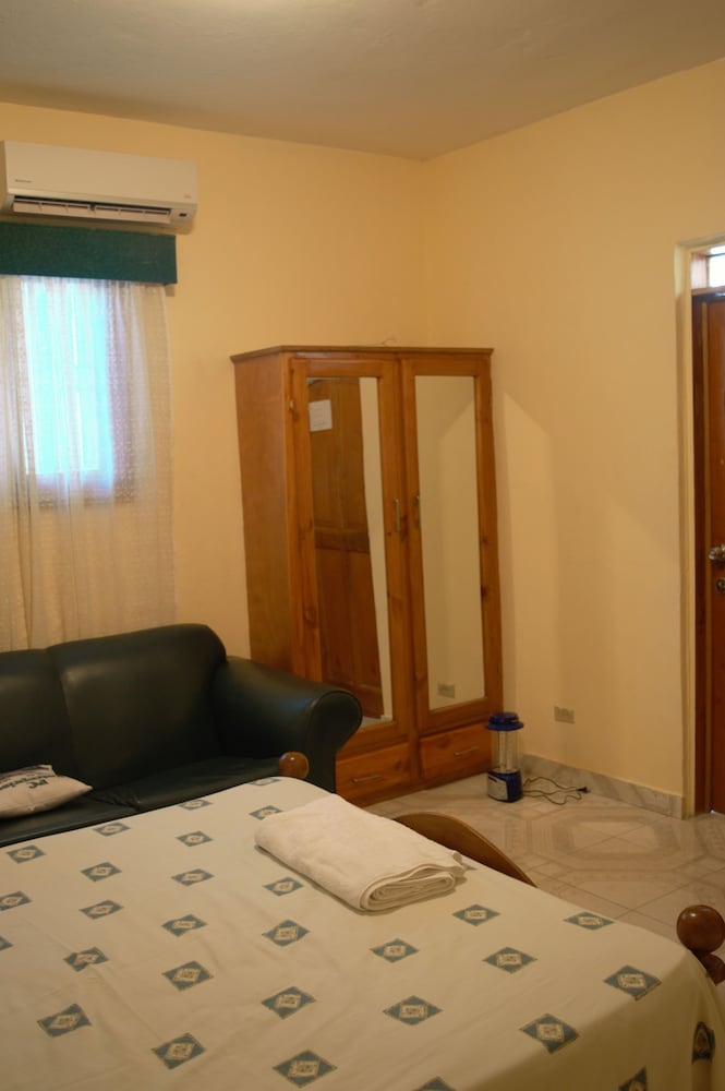 Pc Entreprises Guest House 31/50