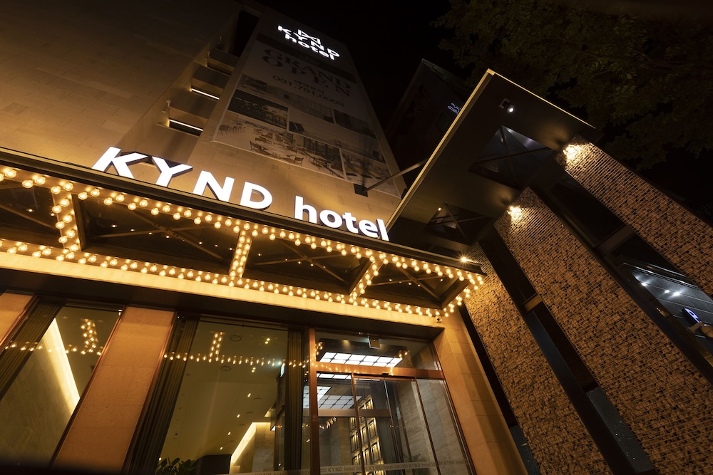 KYND HOTEL 1/50