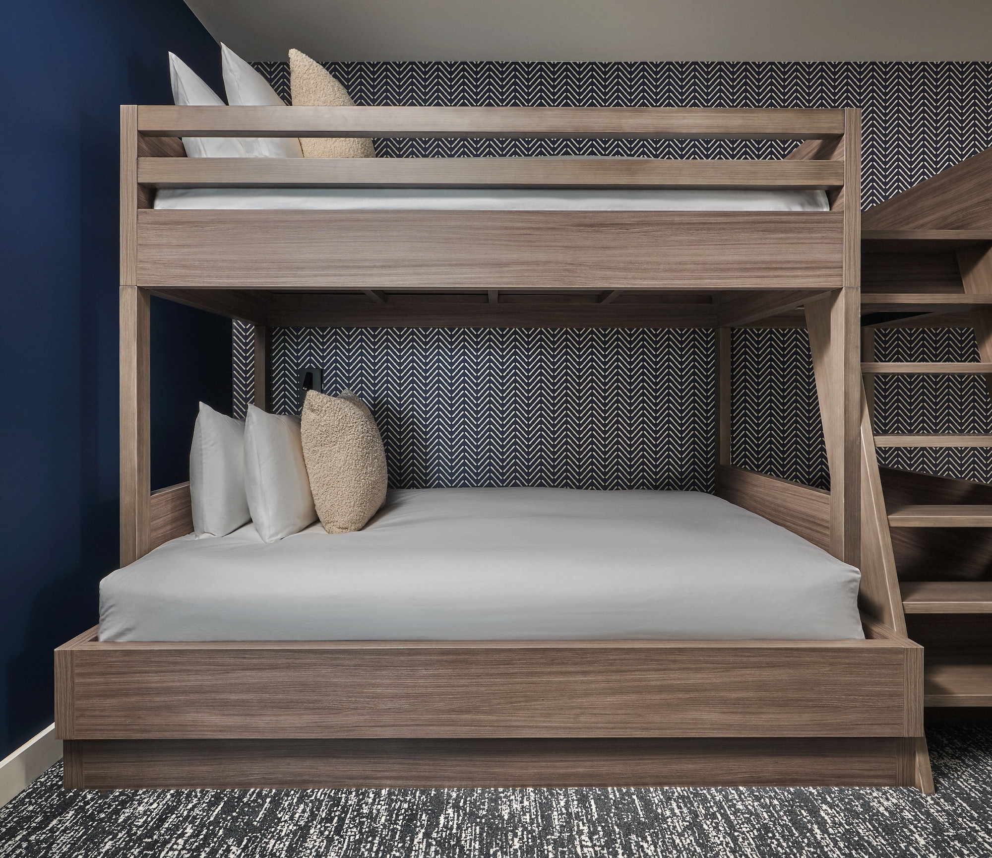 2 Bedrooms, Peak, Residence, King and Twin Beds, Bunk Beds