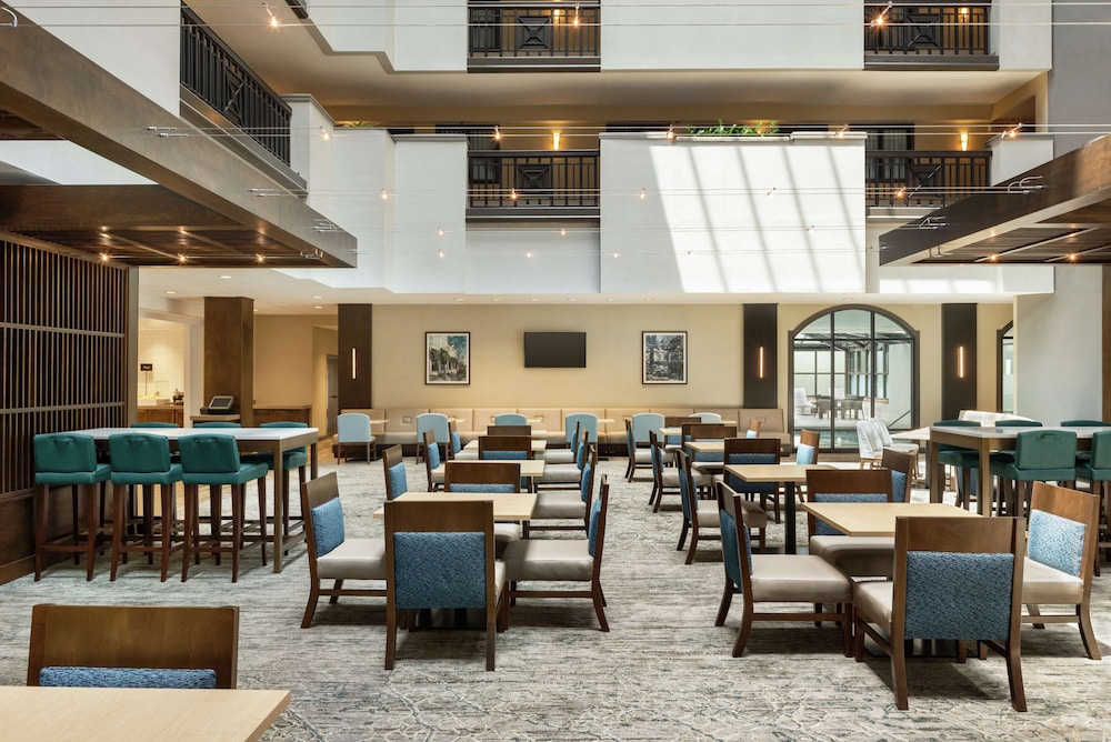 Embassy Suites By Hilton Atlanta Alpharetta 58/82