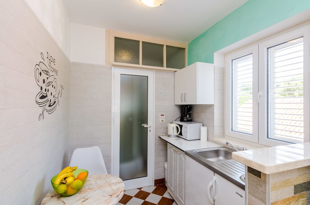 Guest House Avdic 37/41