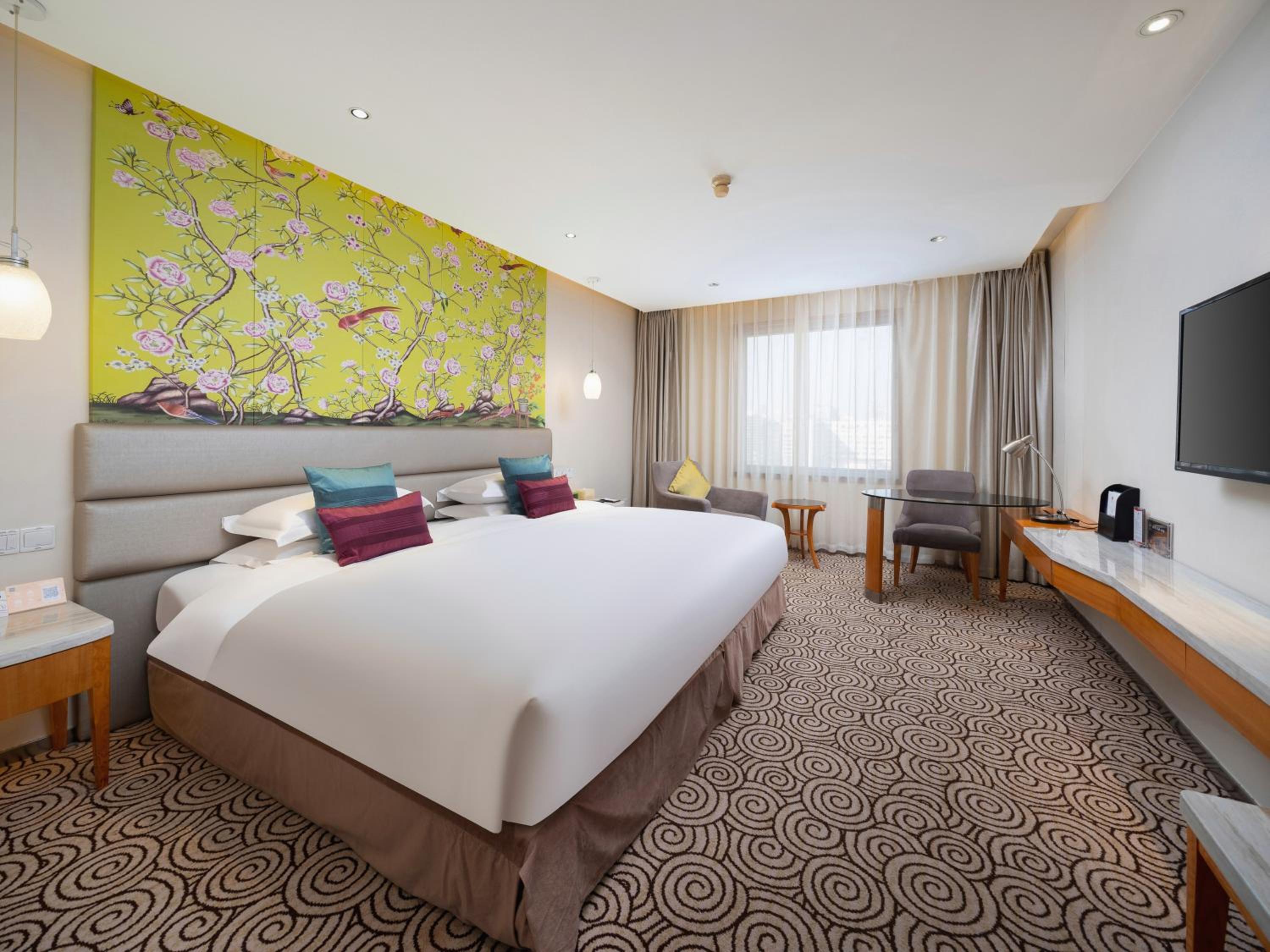 Elegant, King Bed