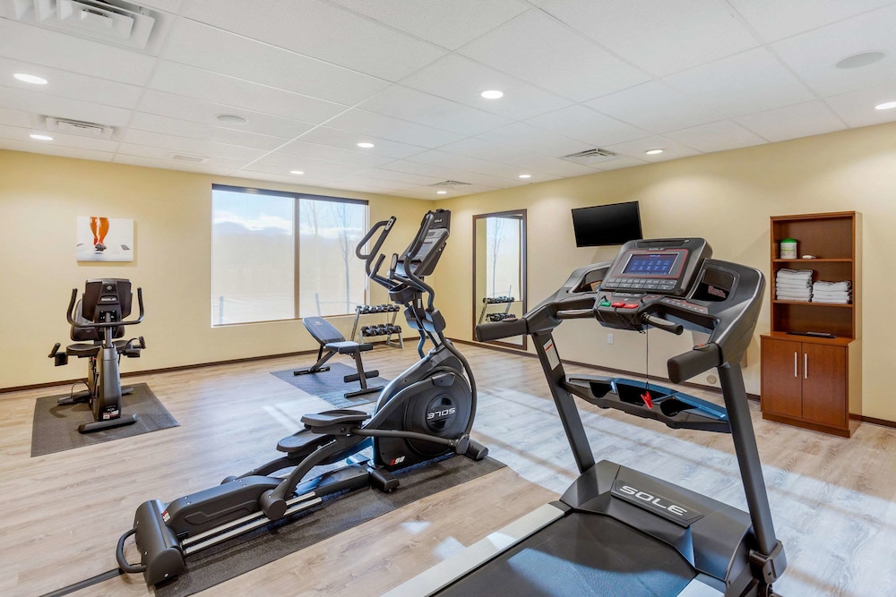 Comfort Suites Burlington Near I-5 17/37