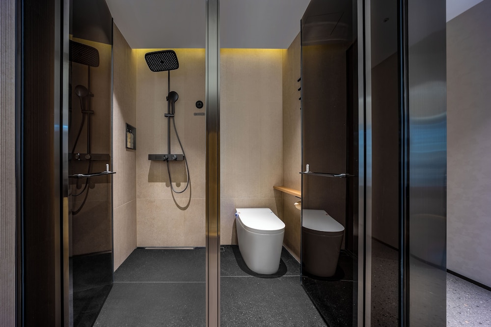 Borrman Hotel (Guangzhou Tianhe Sports Center Linhe West Metro Station) 54/56