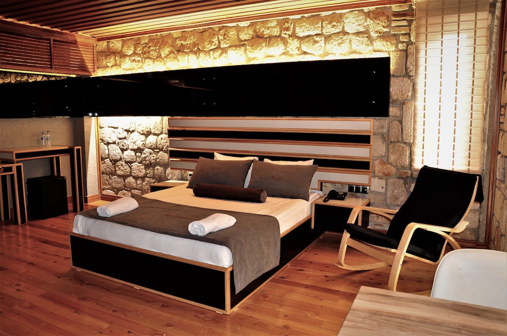 Kosa Boutique Hotel 23/25