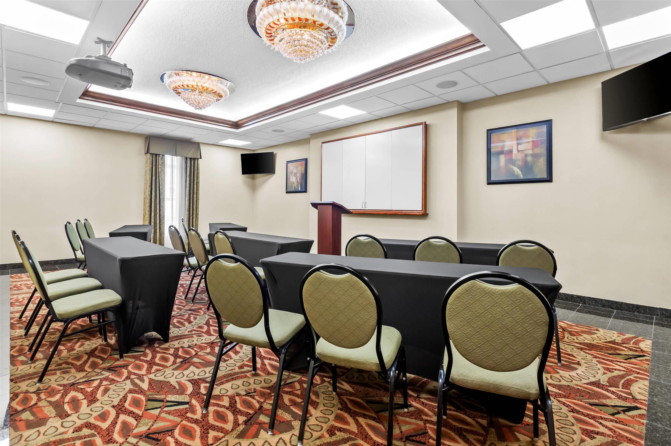 Quality Inn Tampa Airport - Cruise Port 58/69