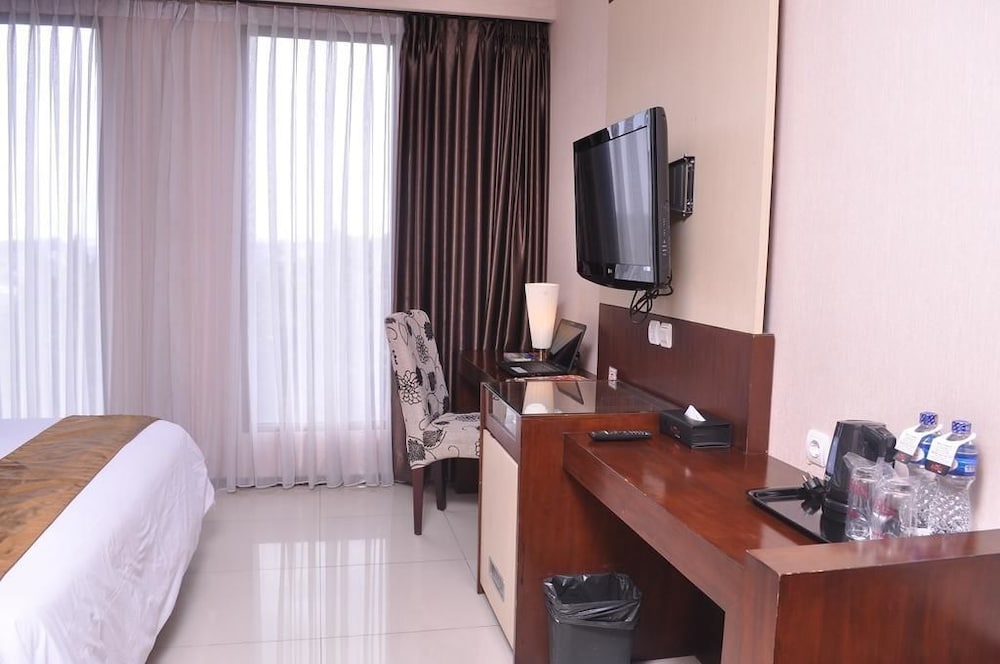 Scarlet Hotel Dago 19/21