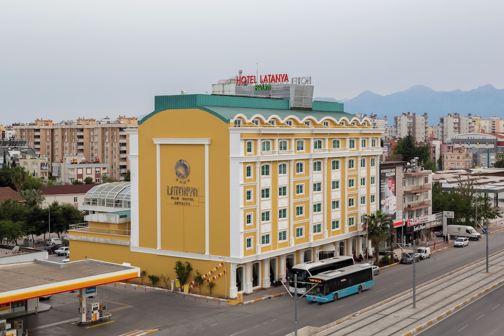 Latanya Palm and Spa Hotel 49/50