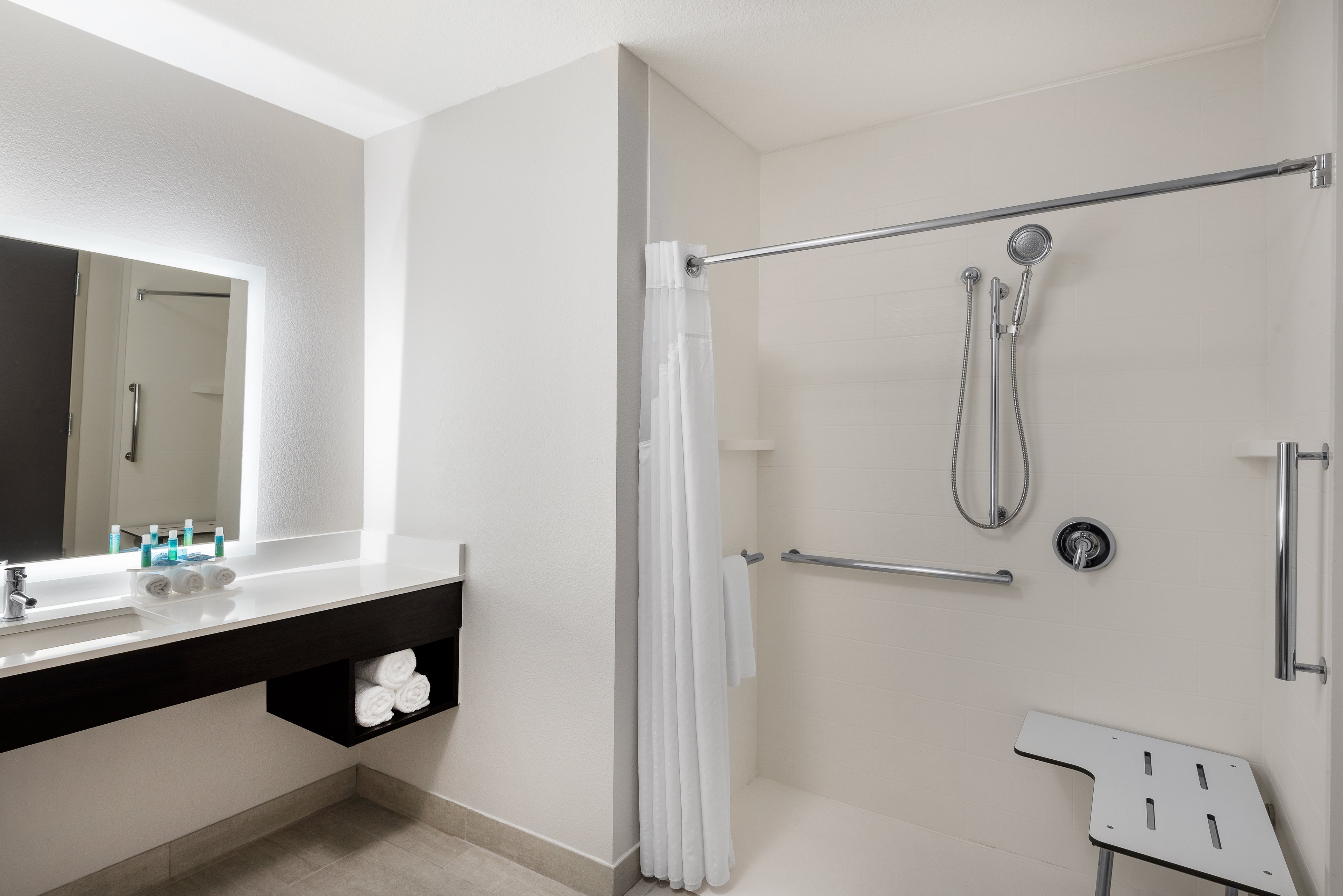 Holiday Inn Express And Suites Lakeland South 48/50
