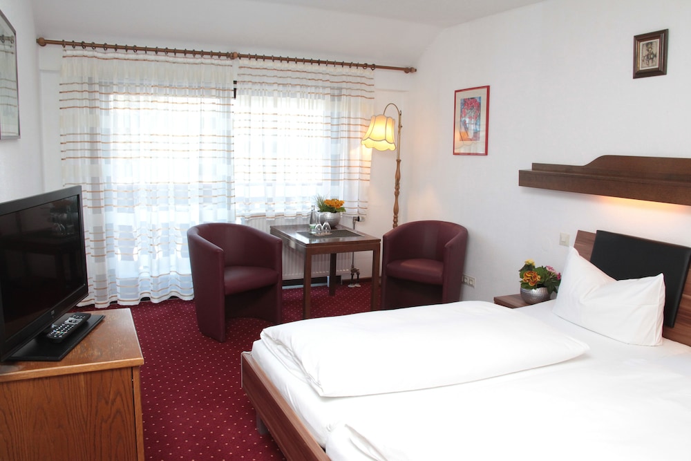 غرفة بسرير مزدوج