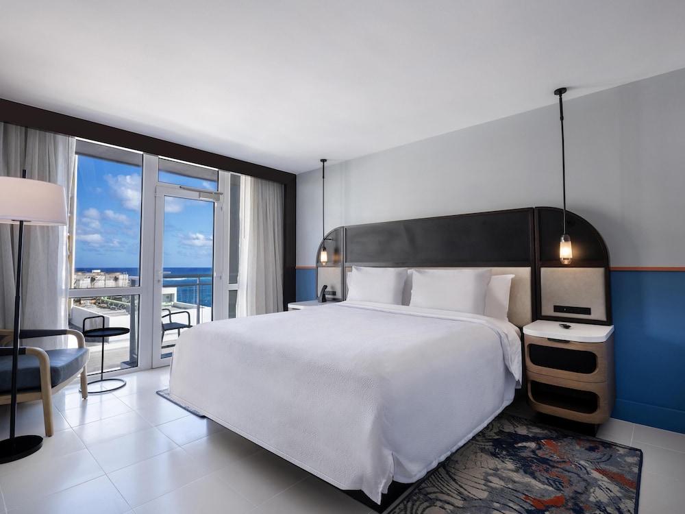 Room, King Bed, Water View
