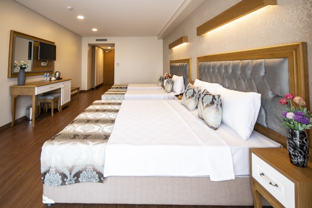 غرفة رباعية، Eliza Hotel 5/10