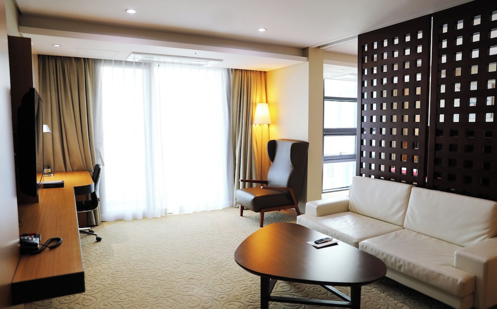 Ramada by Wyndham Jeju Hamdeok 53/70