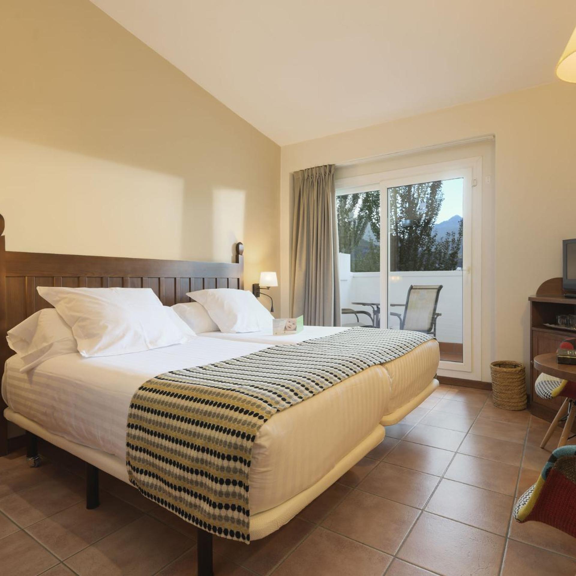 Room, Double or Twin Bed
