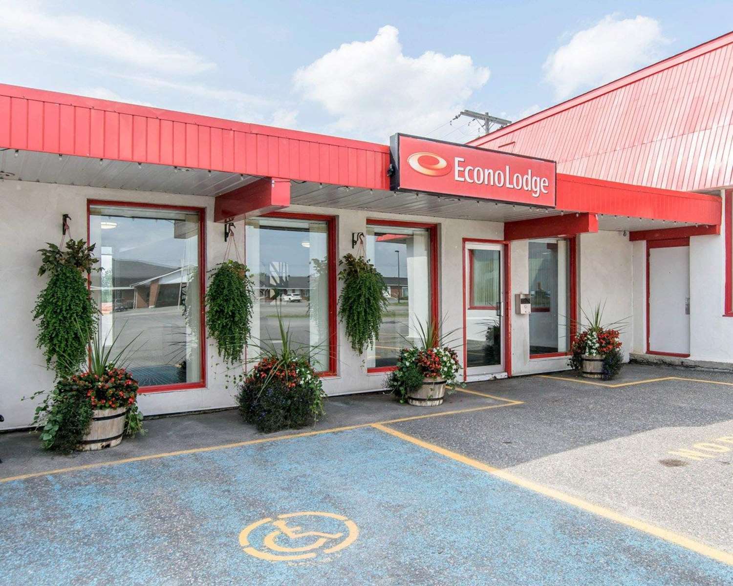 Econo Lodge New Liskeard, ON 2/12