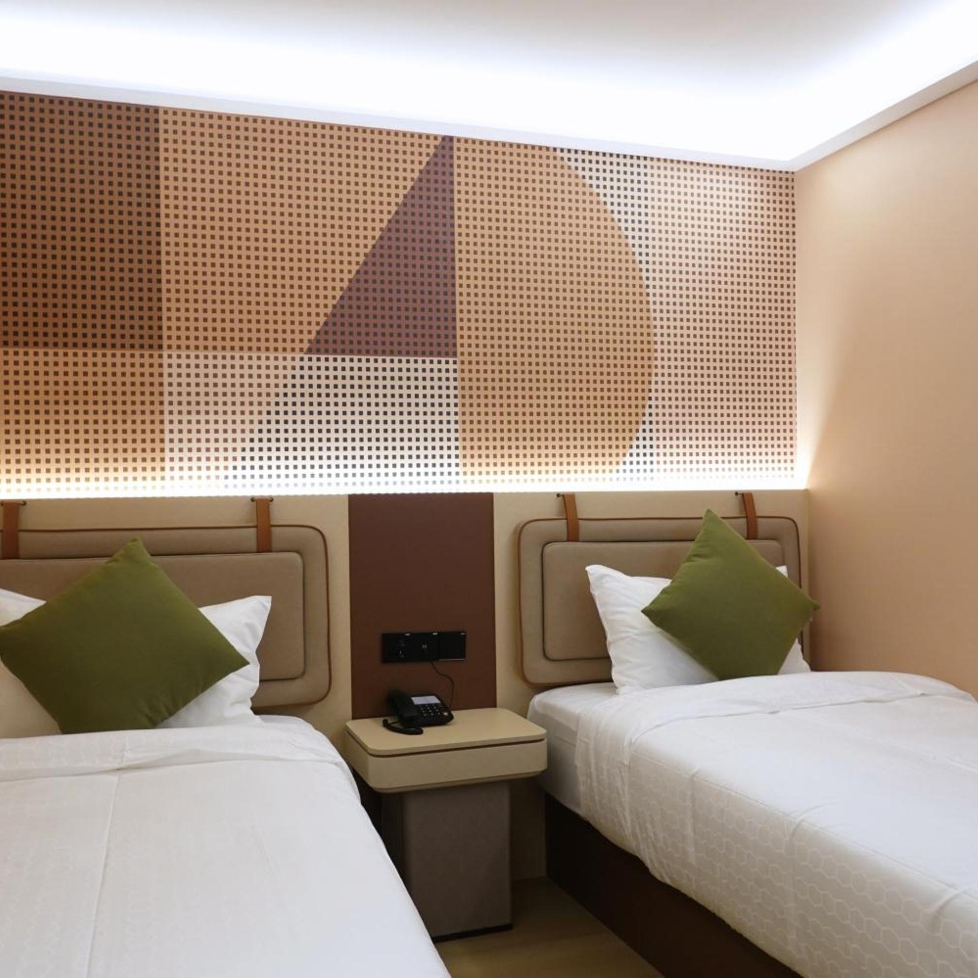 Superior, Twin Beds, No Window